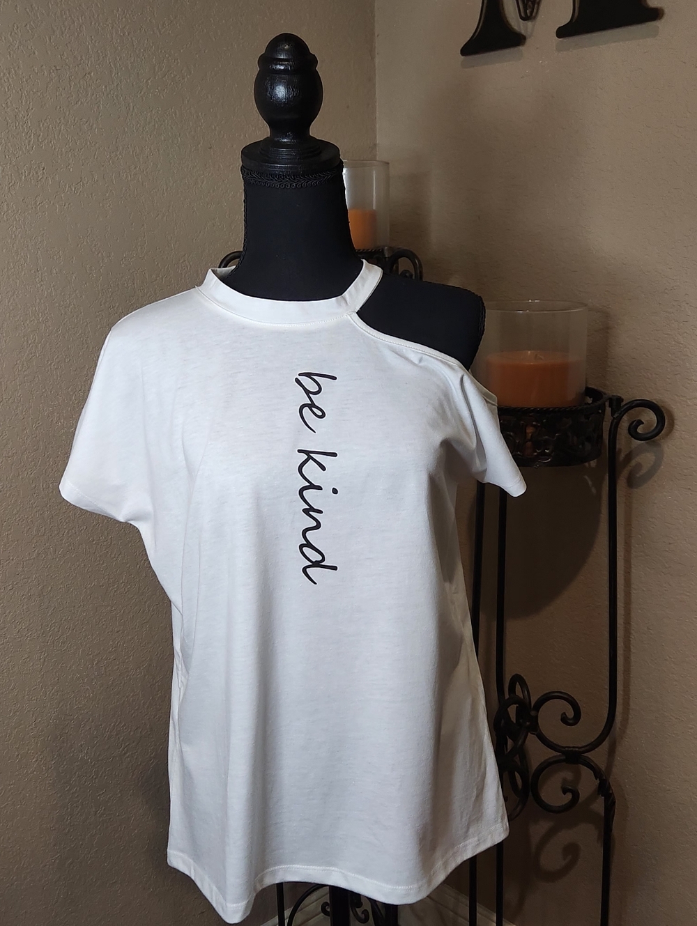 Lascana White Asymmetric Cold-Shoulder Tee with "be kind" Script. NWT. Size 4/6